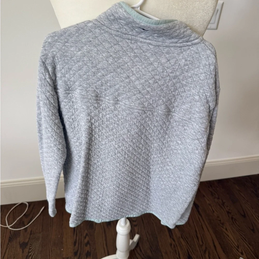 Vineyard Vines Light Gray Quilted Pullover with Light Blue Trim